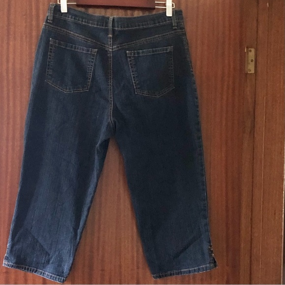 Gloria Vanderbilt Slimming Effect High Rise Capris Jeans - Picture 2 of 5